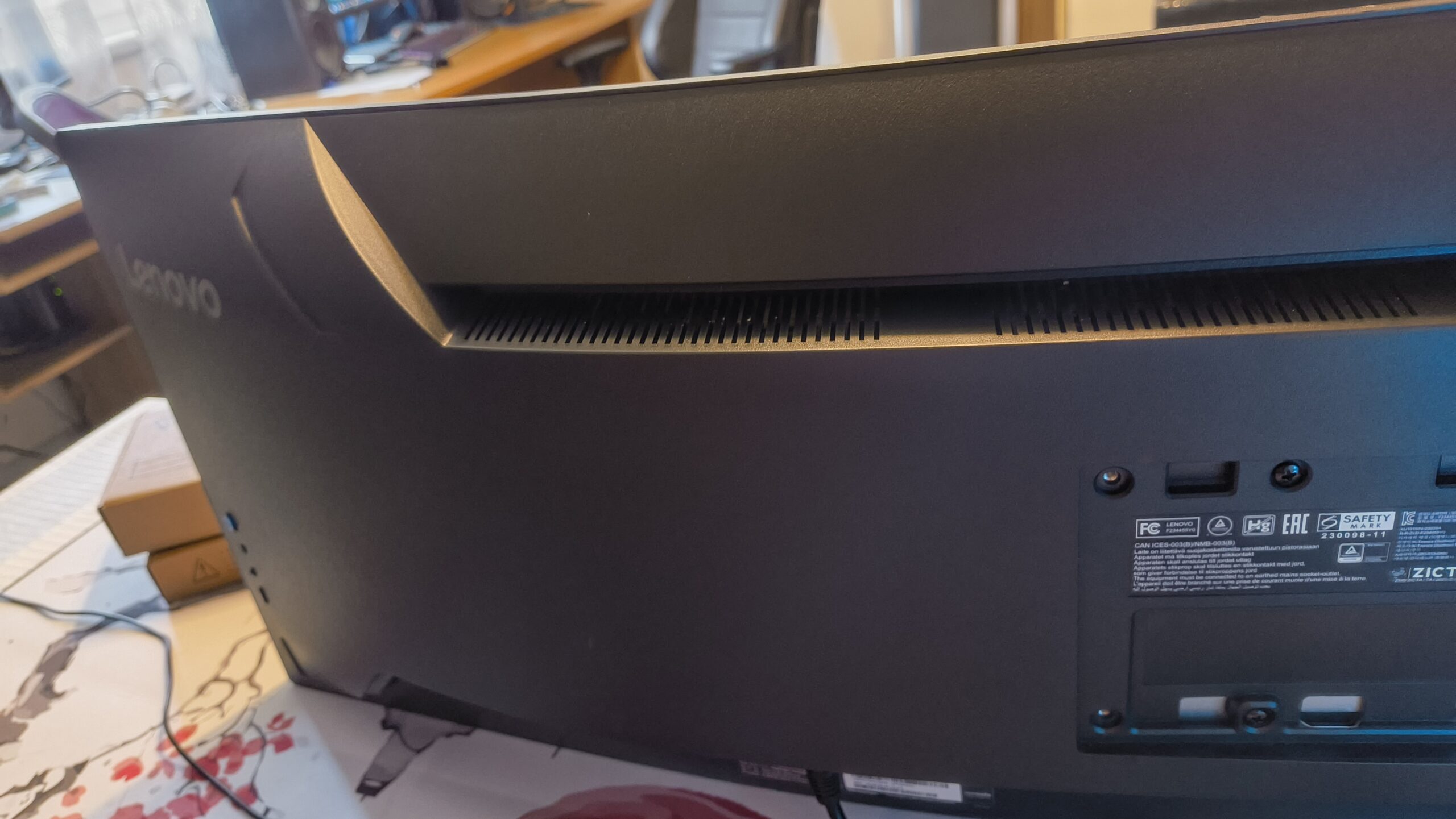 Lenovo Legion R45w-30 – 44,5" Curved Gaming Monitor